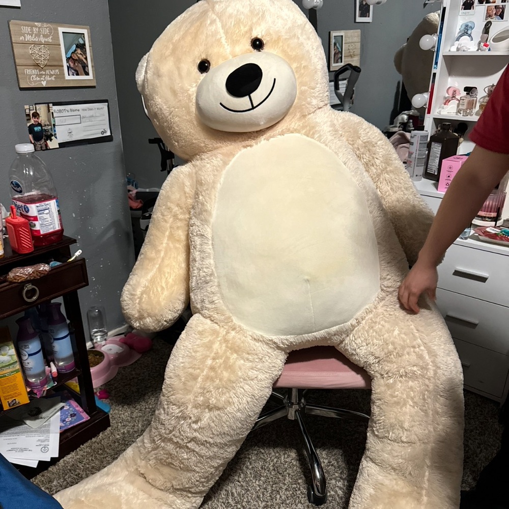 giant teddy bear